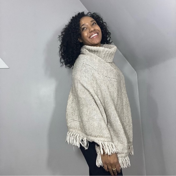 Iperico Neutral Knit Poncho Wool Alpaca Fringe Shawl Apres Ski Made in Italy - Picture 4 of 13